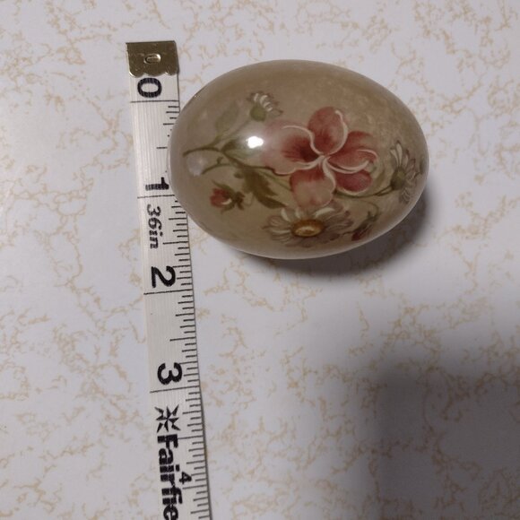 Genuine Italian Alabaster Flowered Egg - Picture 8 of 9